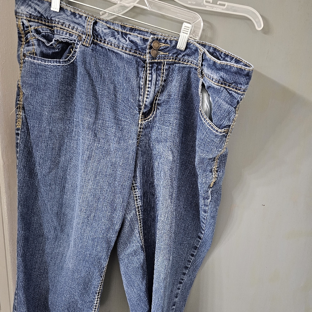 Blue Jean 👖 Capris